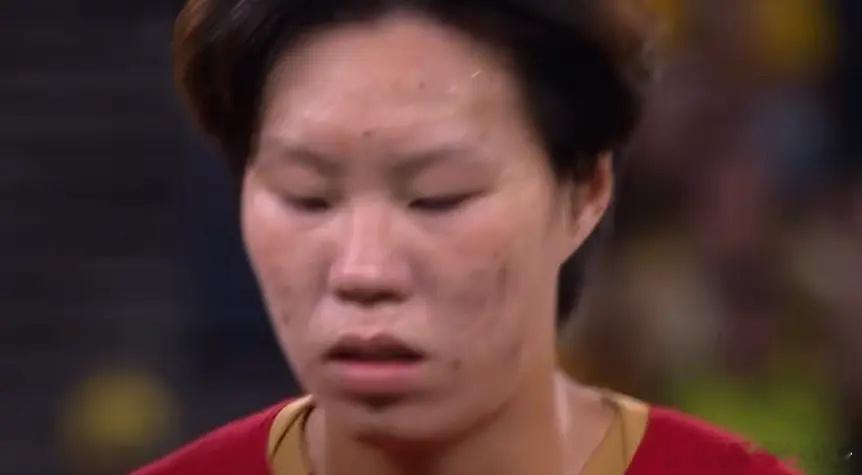 亚洲杯出局后王爱芳落泪：很遗憾但我们已经很棒，未来会更好半决赛负于澳大利亚女足之