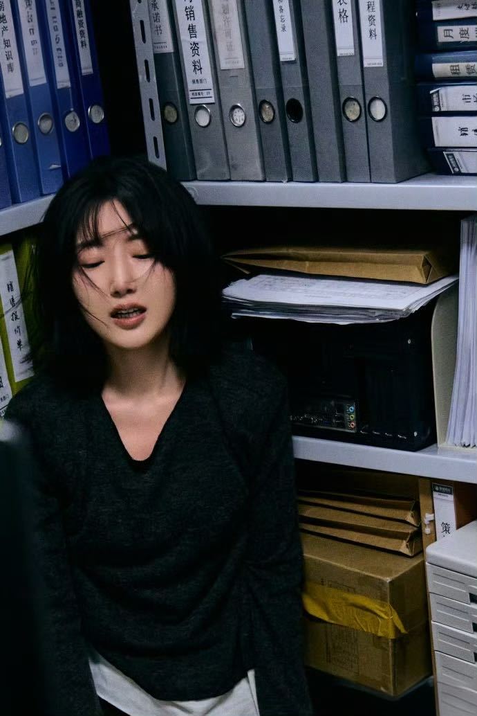 毛晓彤十日终焉反差毛晓彤文巧云是谁甜妹长相搭配暗黑疯批人设，毛晓彤这次反差感直接