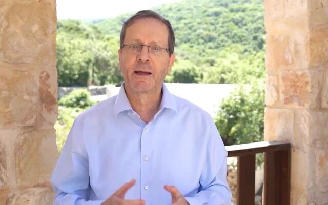 以色列总统赫尔佐格6月10日在视察北部边境时发布视频声明，以阿拉伯语直接向黎巴嫩