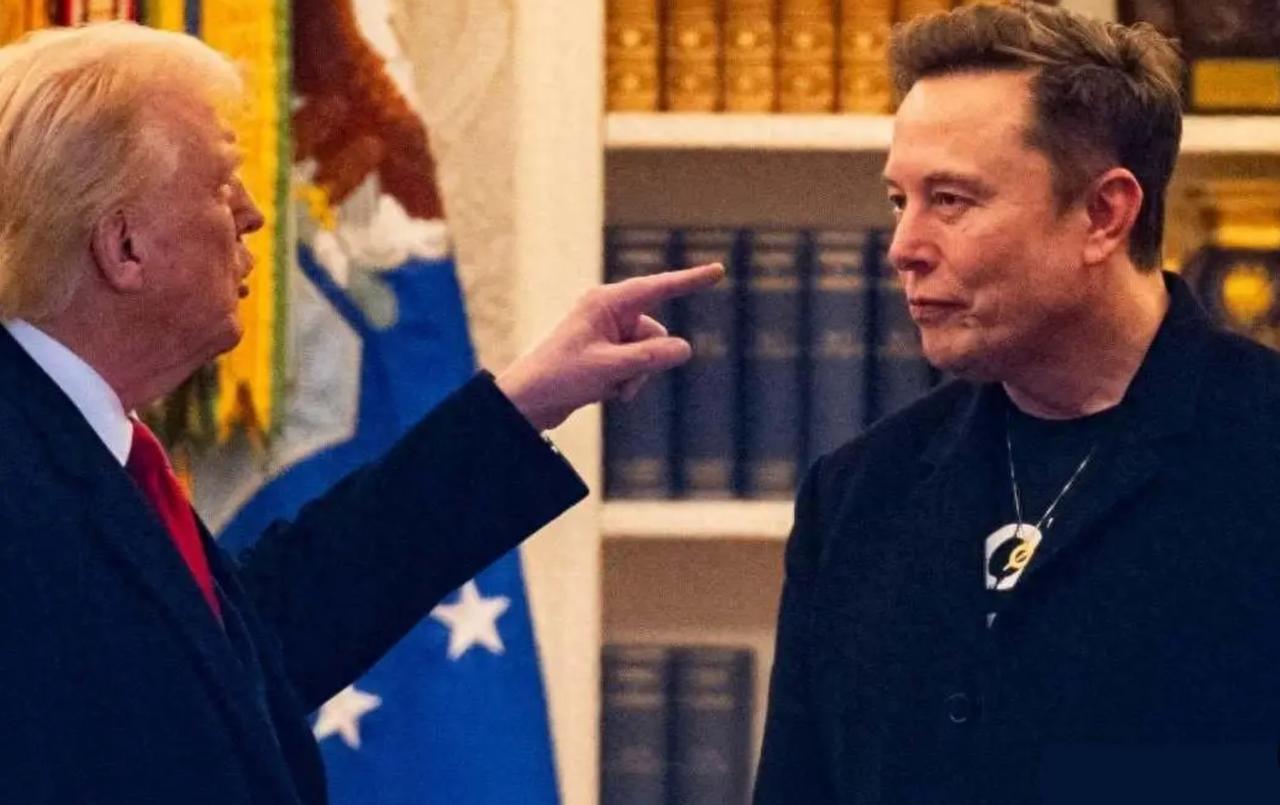 美国首富马斯克真的太敢说了，也不怕特朗普再次和他翻脸。马斯克发文表示，“稀土矿到