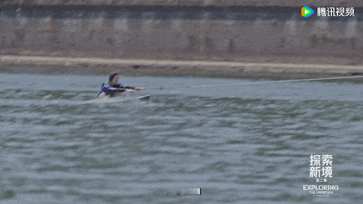 有一种速度叫王一博速度 王一博用自己的行动证明了只要敢于尝试，就能飞速进步，单手