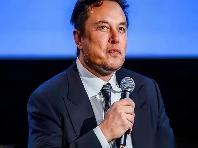 马斯克最近放了句狠话，直接把全世界打工人的神经挑拨到了极点。他断言，最快到203
