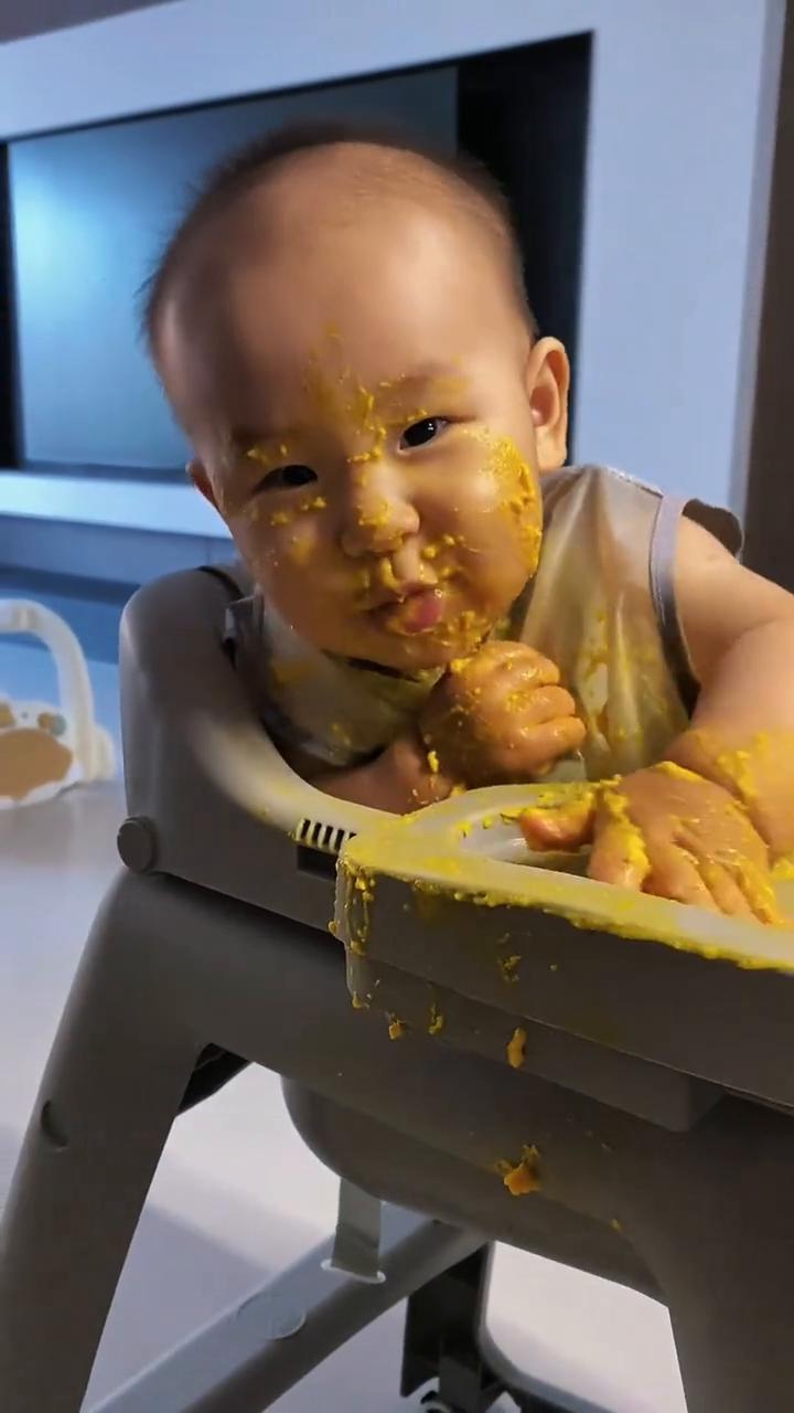 今天吃南瓜布丁。
超开，爽。战场激烈，干饭。好吃不yummy？yummy。吃吧吃