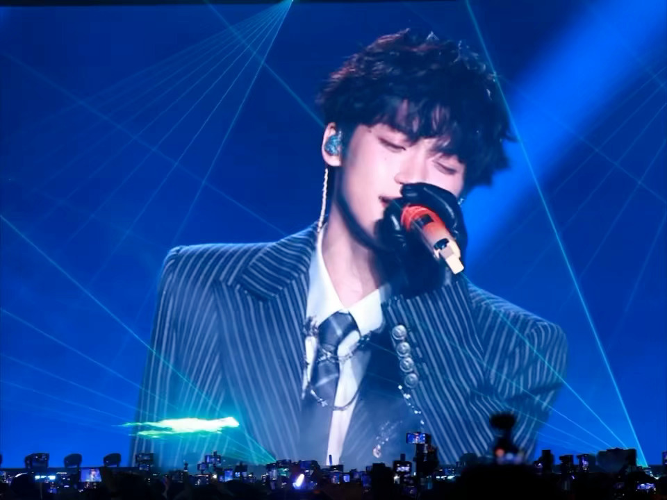 在CCTV4看到梓渝了，真的好棒！梓渝根正苗红正能量满满，火火的好安心！在CCT