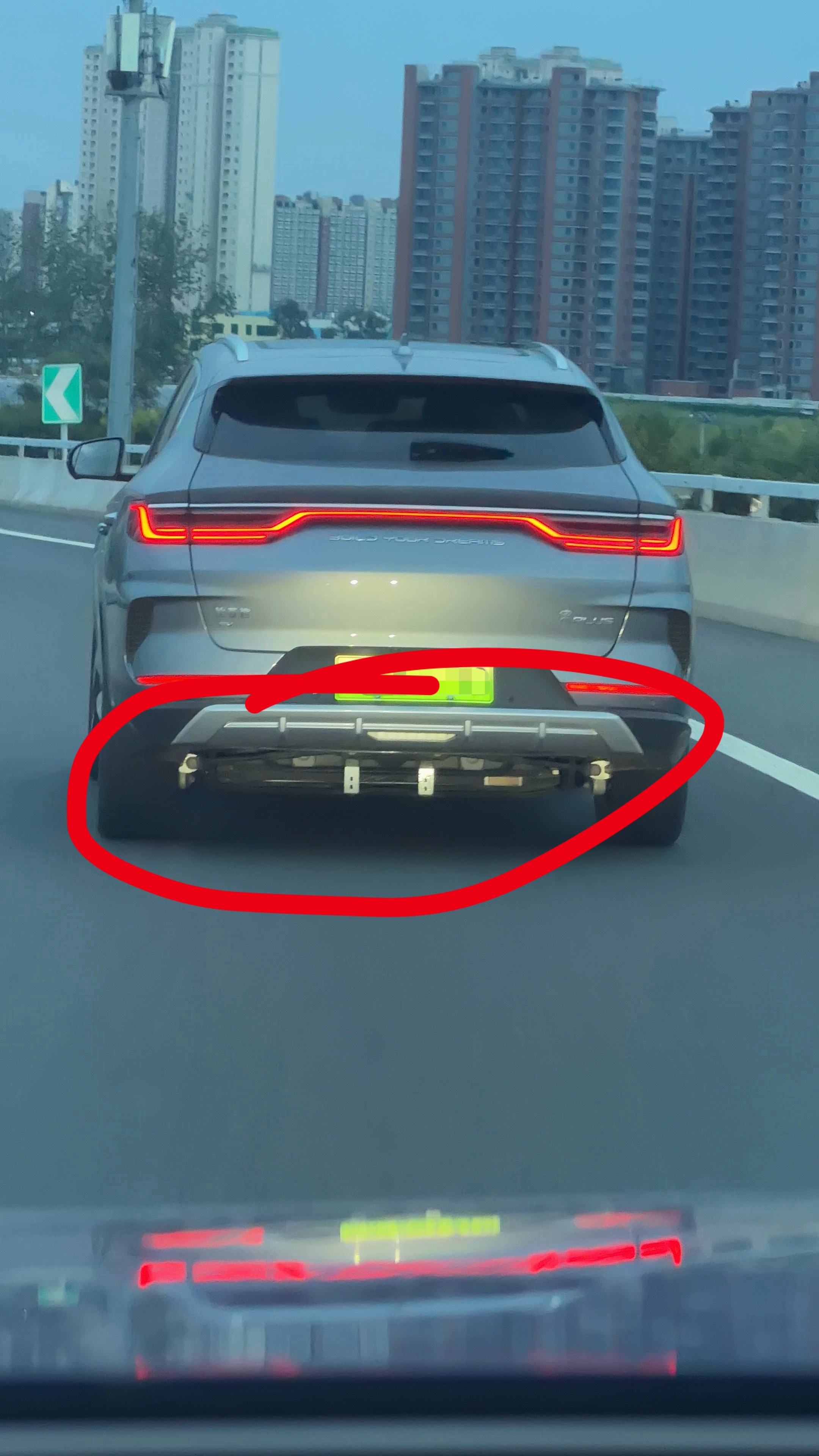 这个比亚迪宋plus底盘怎么是这样的？ 