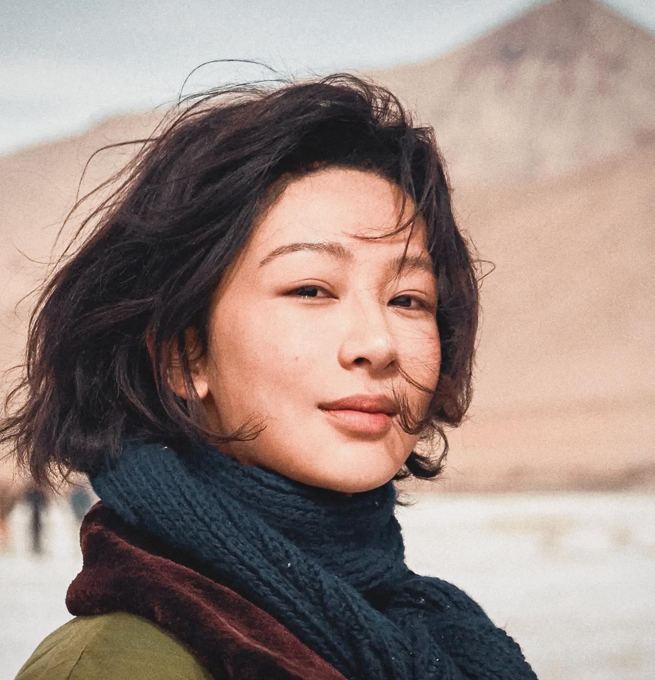 最近《生命树》开播，33岁的杨紫又一次冲上热搜。很多人第一反应是：她不缺钱、不缺