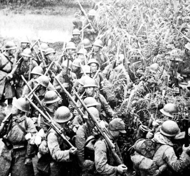 1945年，我国 南京 的一位农民外出打猎时，意外发现了一个山洞，让他意想不到的