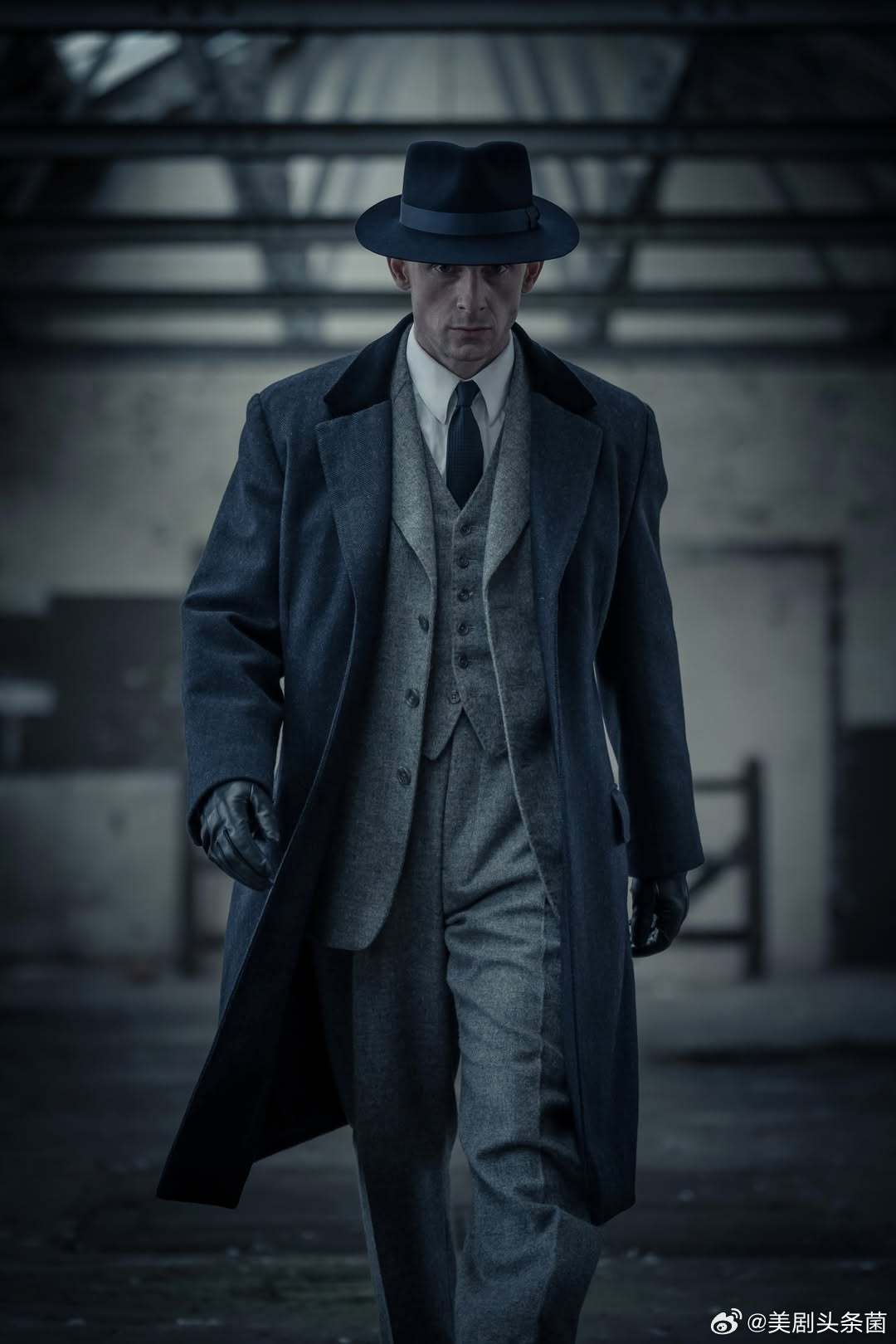 【《浴血黑帮》续集首曝剧照】奈飞发布浴血黑帮续作剧集首张剧照，Jamie Bel