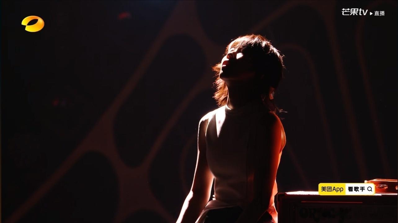 谁被窦靖童这段话打动了？就算本轮顺利留在安全区，依旧没有半点松懈，全员采访各有感