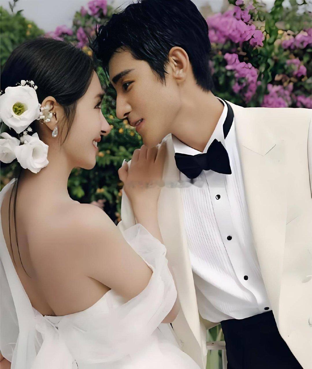 姜潮麦迪娜婚礼彩排时拥吻也太甜了吧！俩人在新疆补办婚礼彩排现场直接当众深情拥吻，