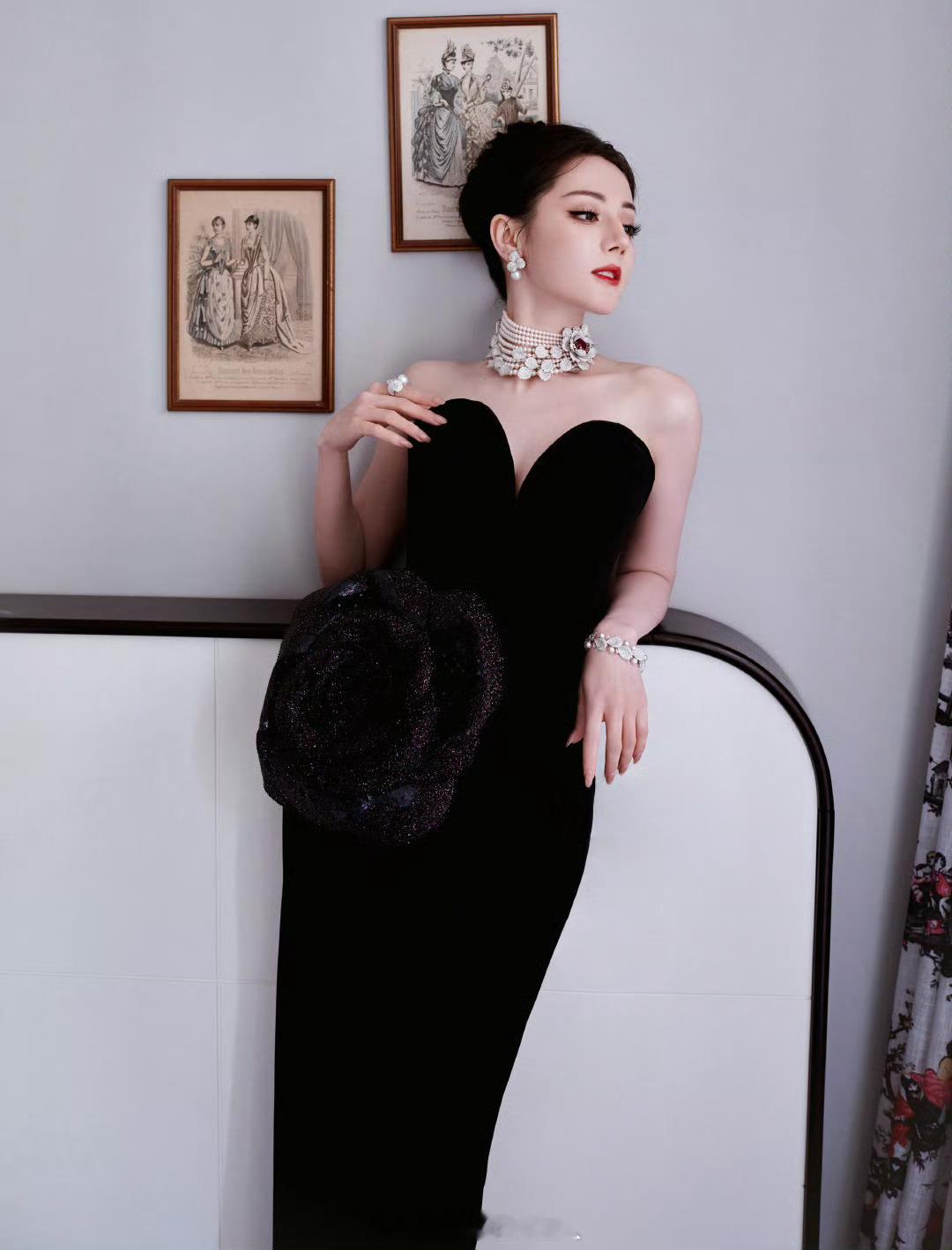 今年闵塔鲨给热巴做的造型👇闵塔鲨 审美 ​​​