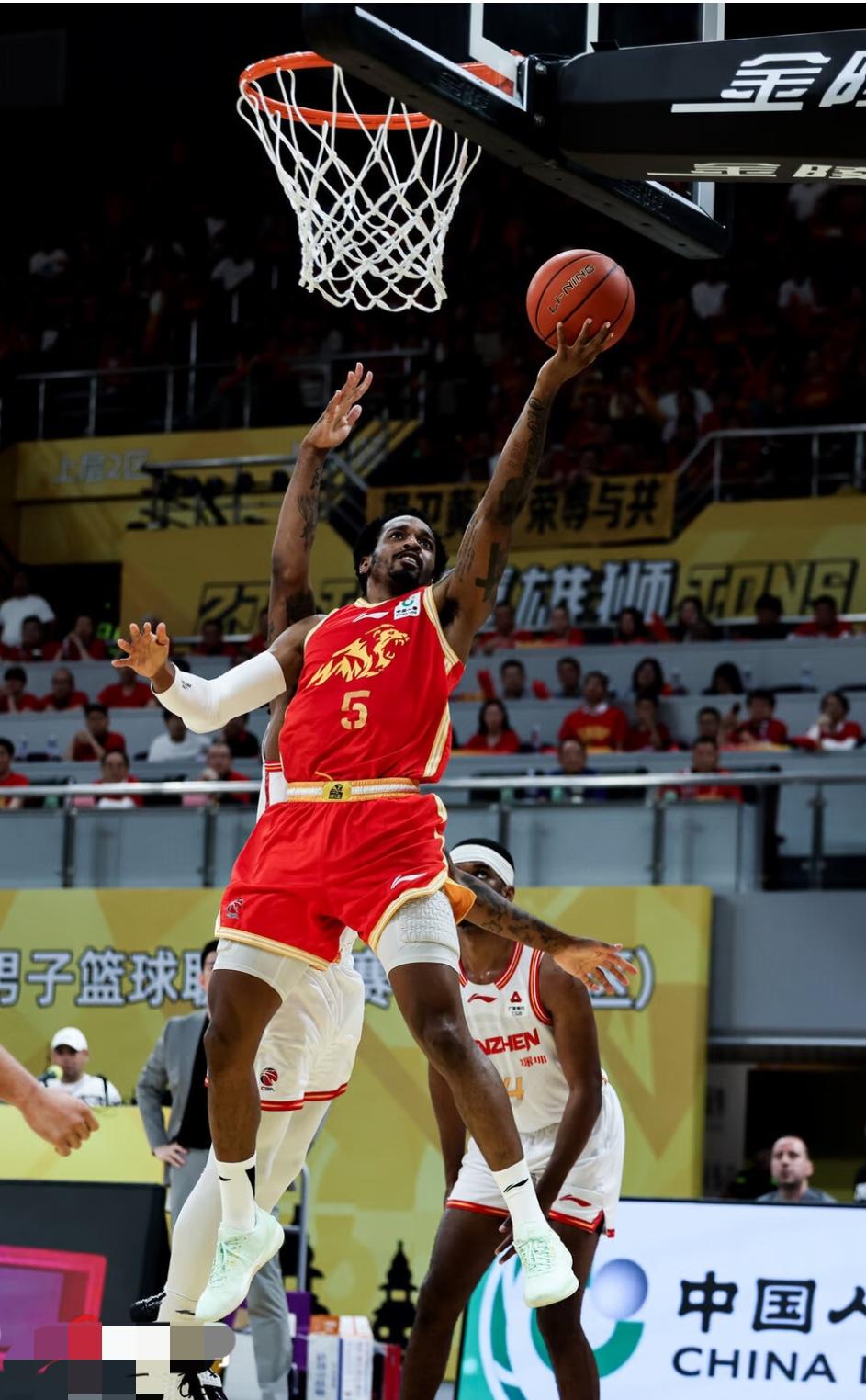 广厦2:0深圳！G2鏖战全程拉满，6个细节有点意外

    1、全场最惊魂！孙