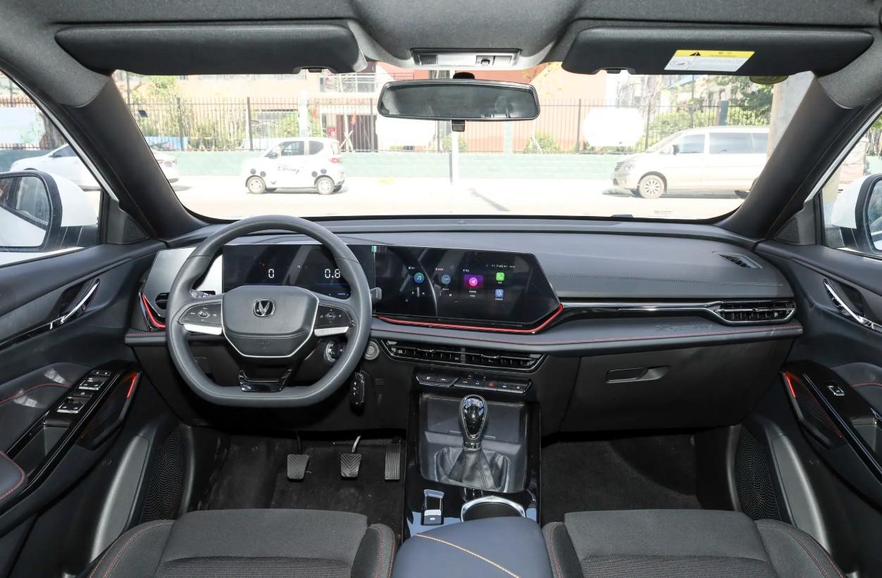 说到长安汽车，更多焦点放在了CS75和逸动身上，其实，还有一款宝藏车型，就是X5