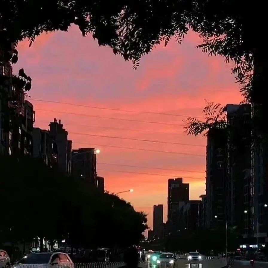 我们都听过一句话：一个好的开始，是成功的一半。

但很少有人告诉你后半句：

一