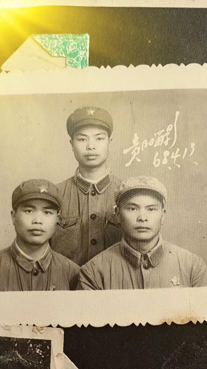 三兄弟！军人之家！