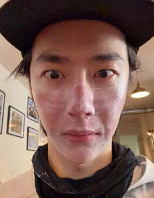 拒绝精修！王一博原相机怼脸拍，晒痕胡茬全曝光引8亿围观