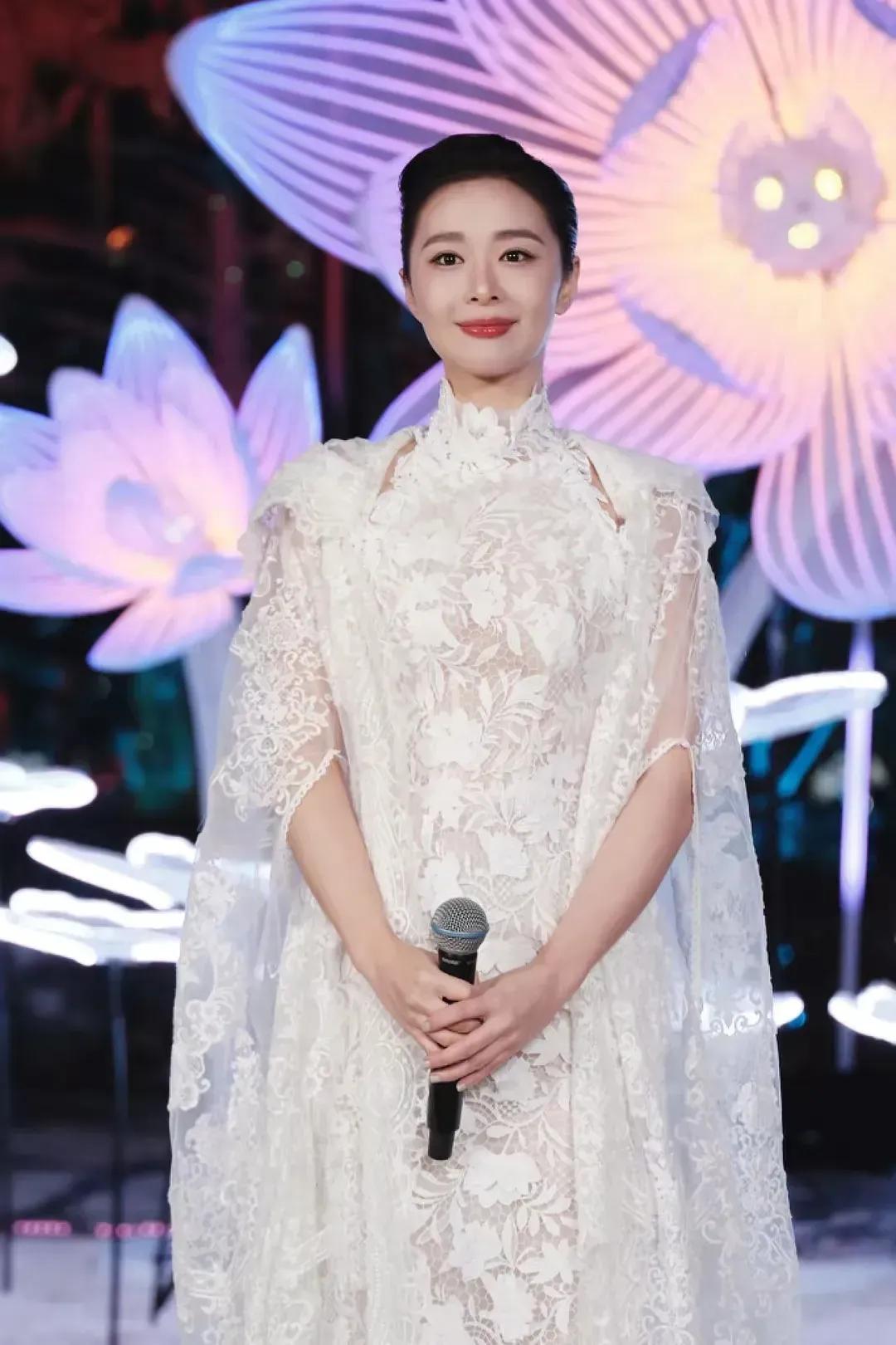 高叶的人气越来越高，太美了，美得自然、大方！#娱乐# #明星#