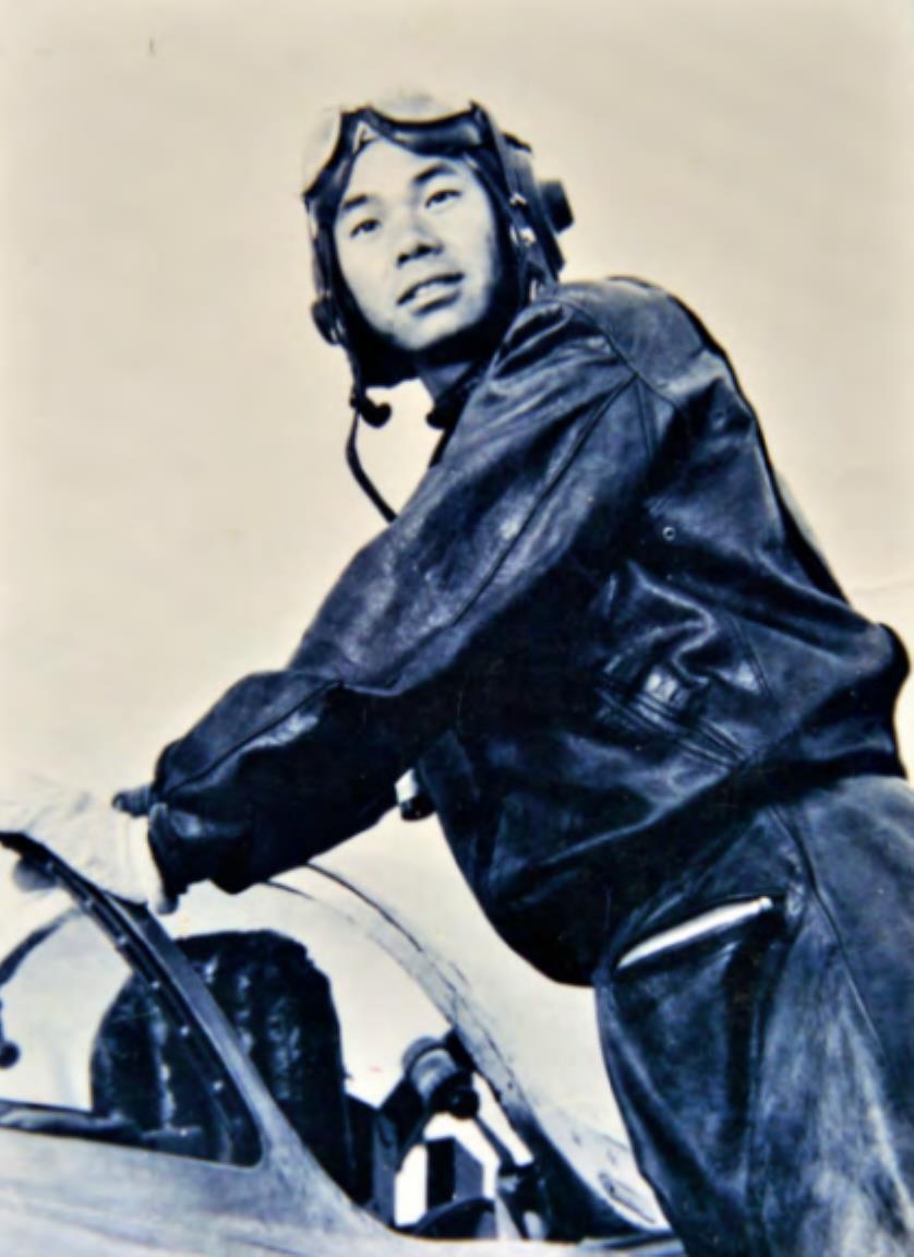 1971年，我国投掷第一颗实战氢弹，然而，当飞行员杨国祥按下投掷按钮时，氢弹竟然