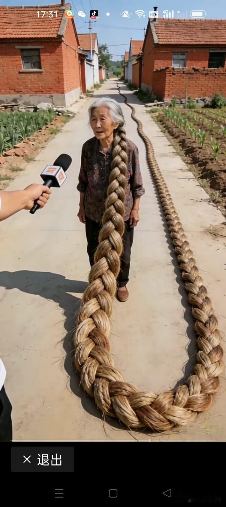 你见过这么长的头发吗？平时洗头可怎么洗呢？
