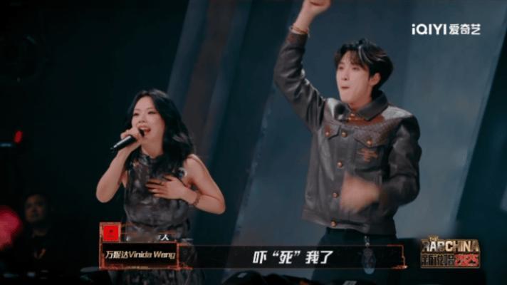 严浩翔0帧起跳新说唱2025 严浩翔简直是舞台上的弹簧人，每次跳起来，整个现场都