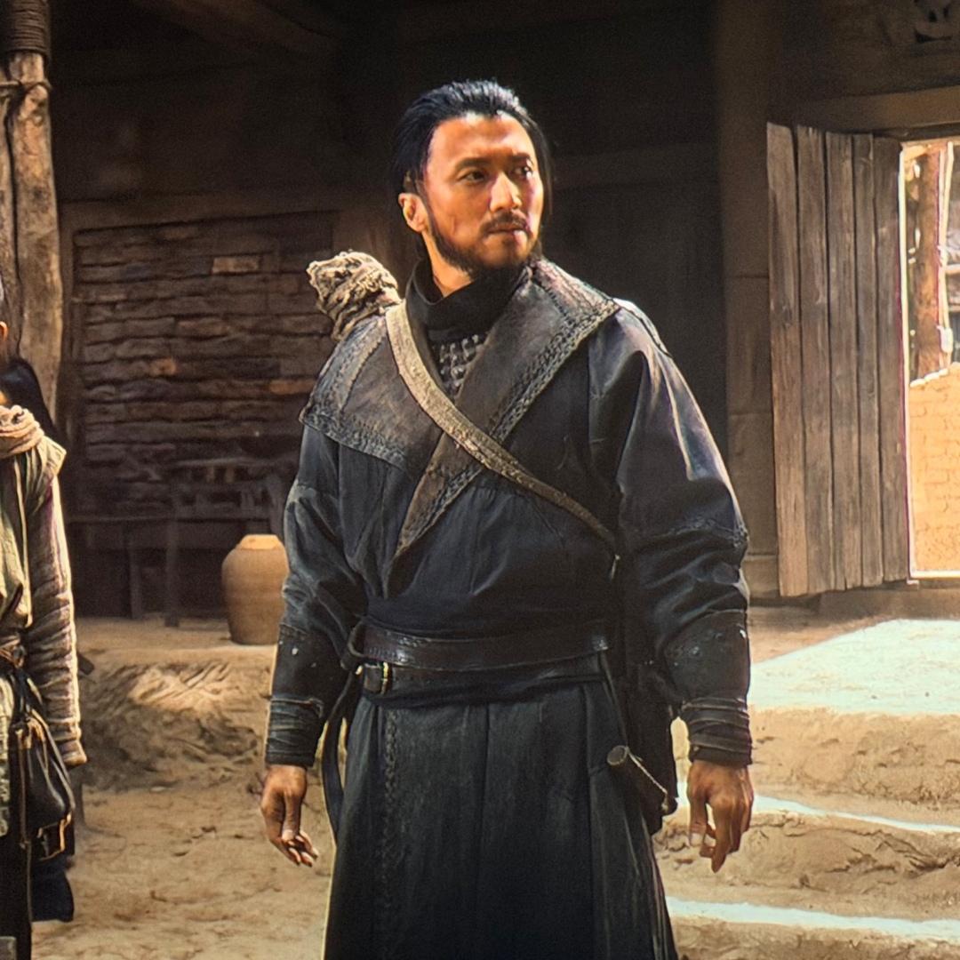 谢霆锋现在真的越来越有味道，彻底走上硬汉路线了，这种硬朗帅气反而更显男人味，完全