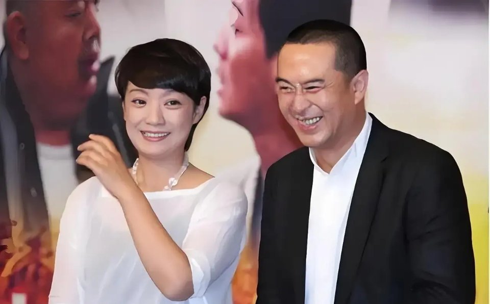 #张嘉益被曝离婚#有传言称，张嘉益与王海燕在今年早些时候已经分道扬镳，原因是王海