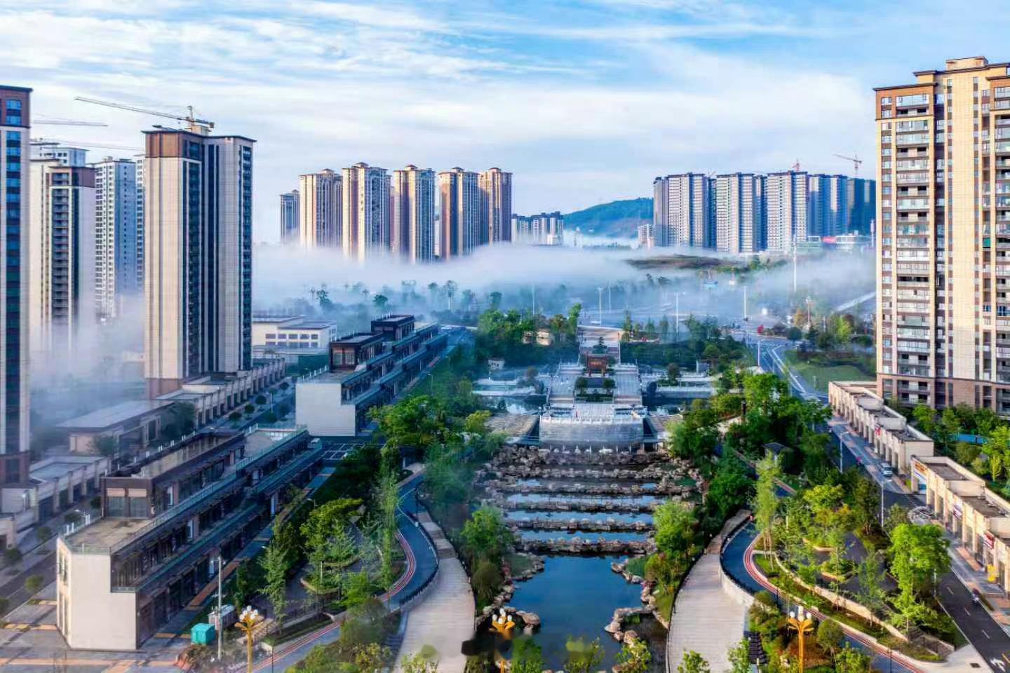 有一种叫旅居云南的镇雄生活旅居云南的镇雄，不仅是旅游，更是一种生活方式的体验。在
