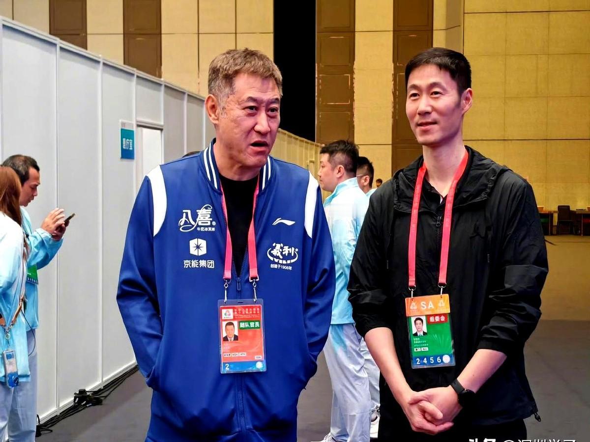 王励勤去澳门看全运会，不是溜达，是给国乒“查作业”。32强里8个自己人，网友笑：