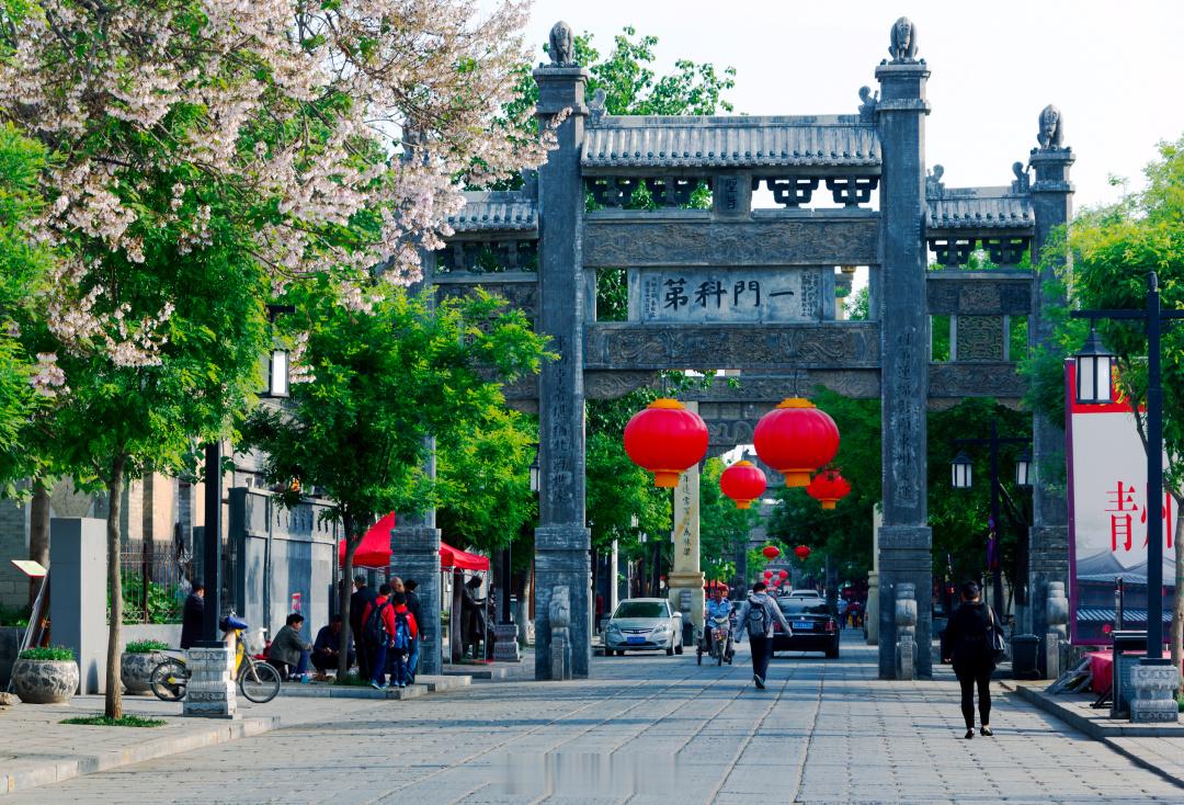 山东景区美学复兴 山东的美学，从来不是“复兴”，而是一直都在。在鹊华烟雨的淡墨里