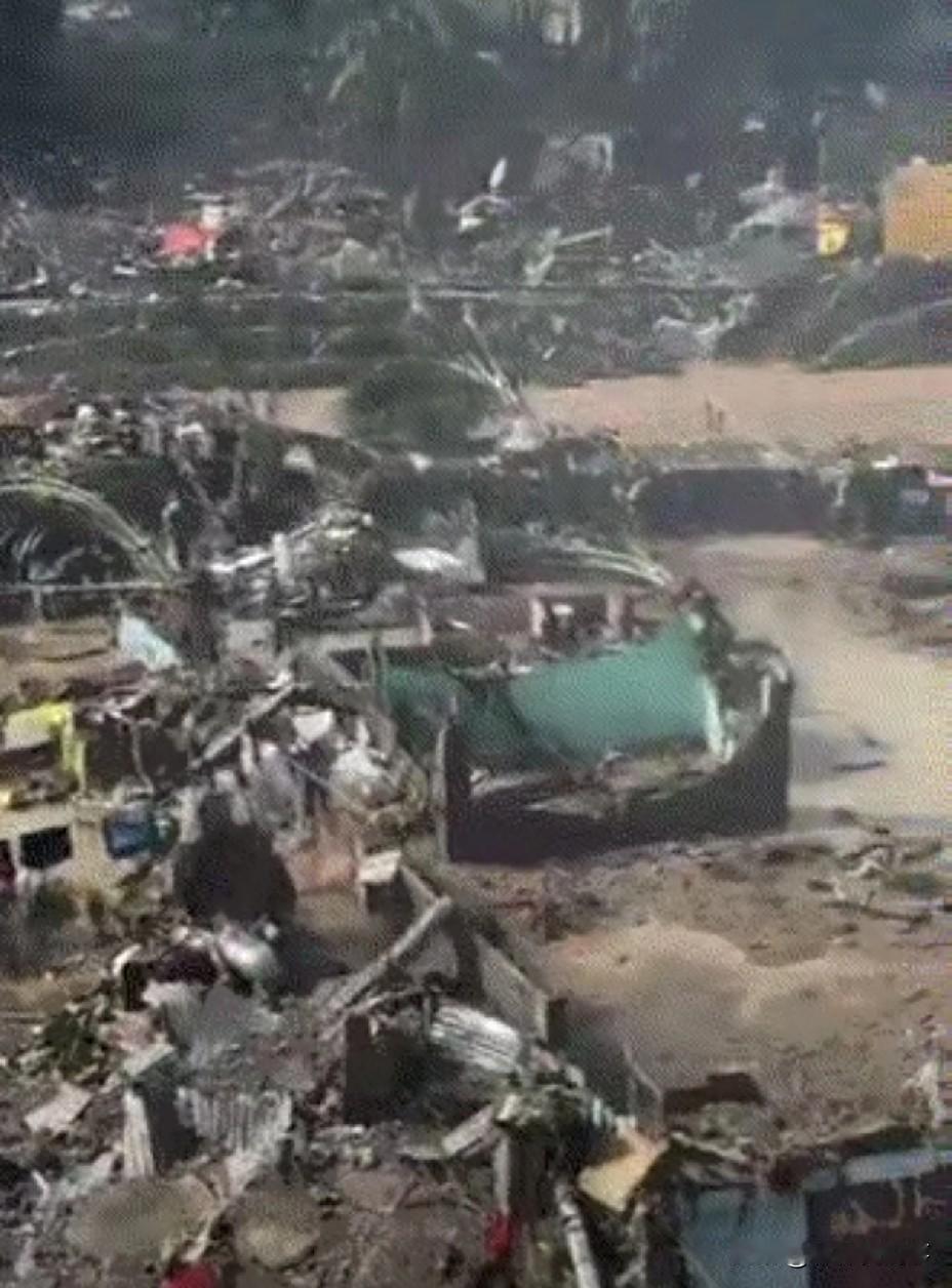 菲律宾太可怜了，今年不顺！

大家发现没有，菲律宾今年不是台风，就是海啸，或者是