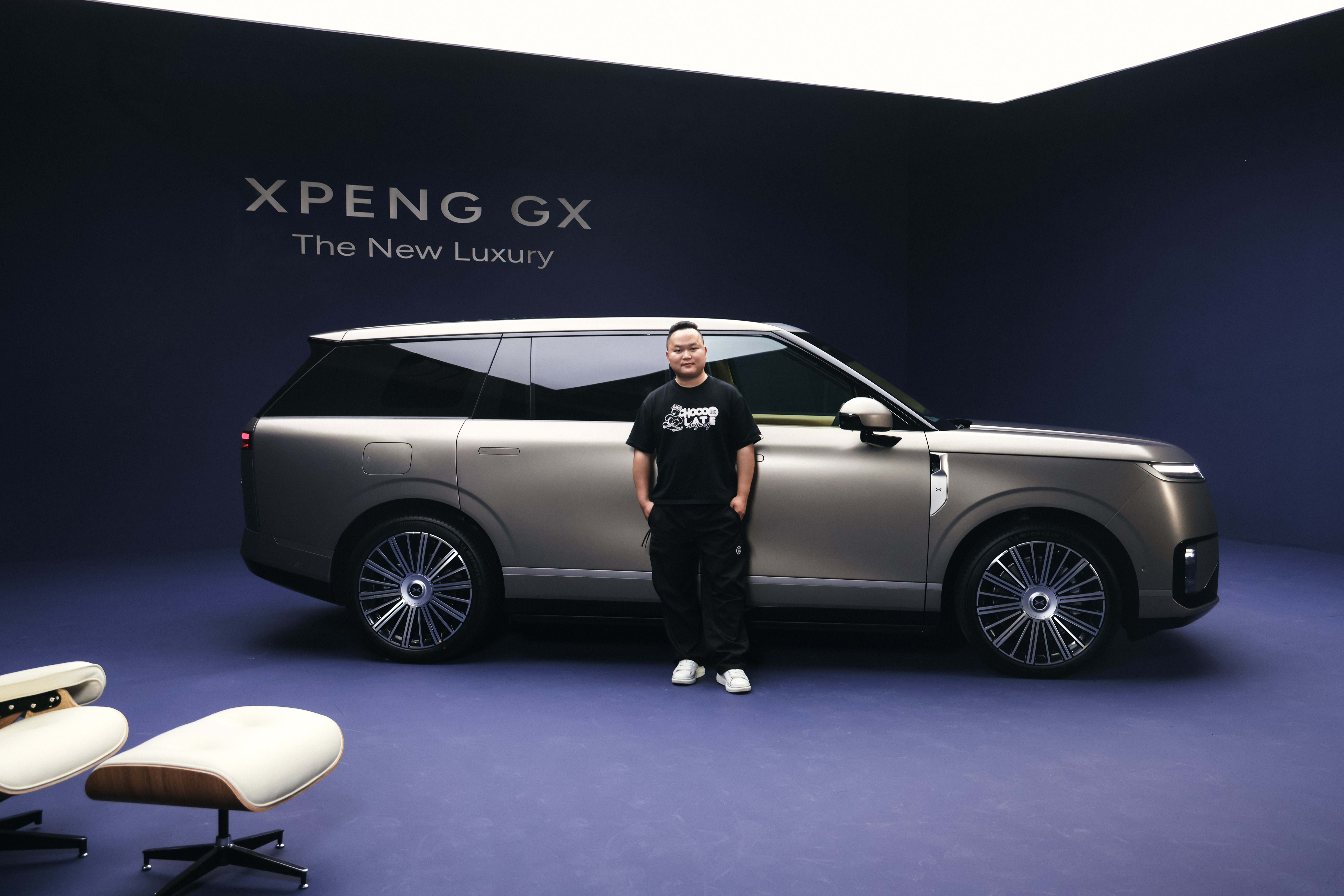 小鹏GX 说真的，实车比官图更有质感，尤其这个车头和线条，属于“一眼就想开走”的