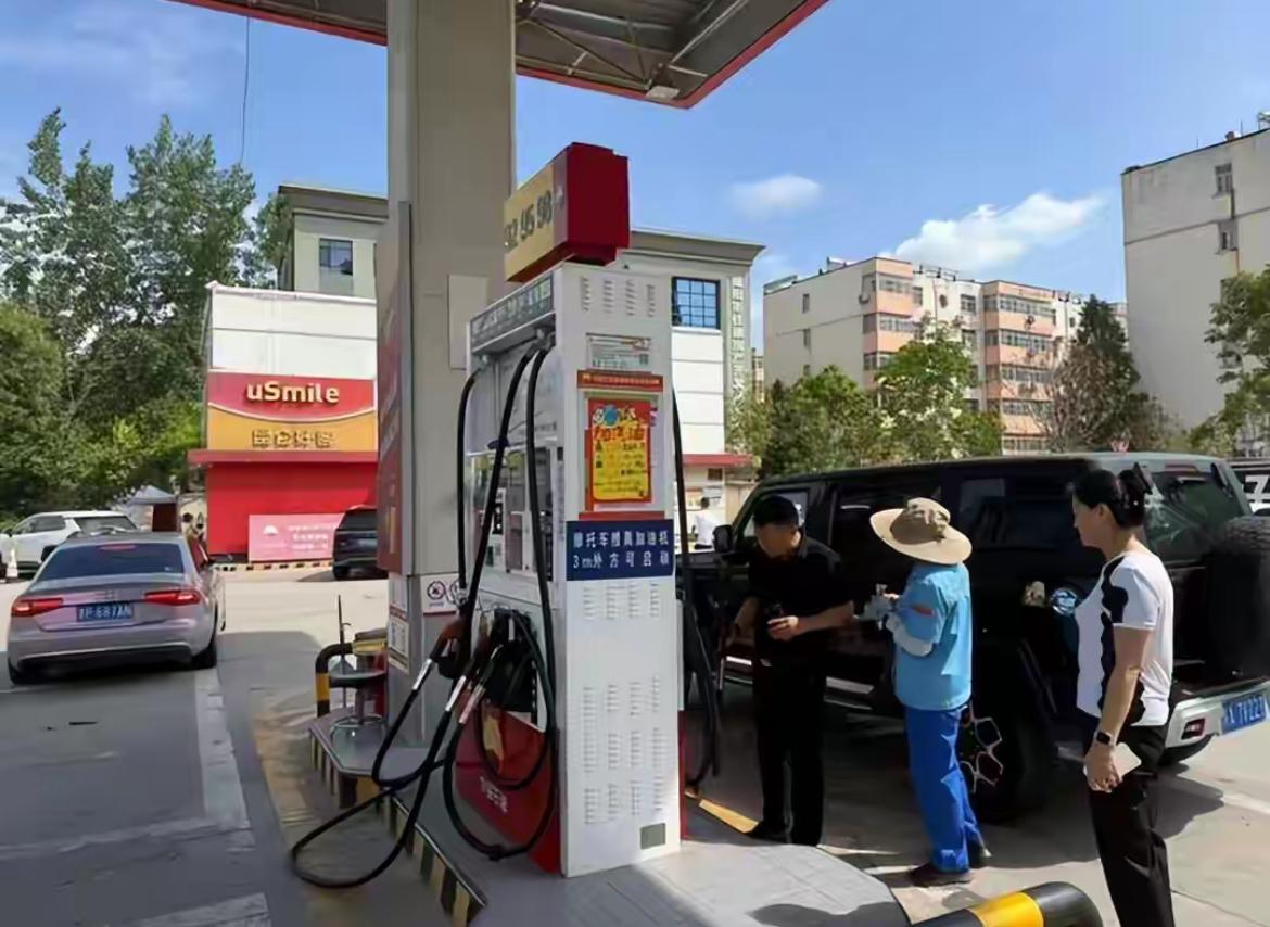 动真格了！税务总局下达铁令：所有加油站 加完油必须就得开发票。这一次，国家税务总