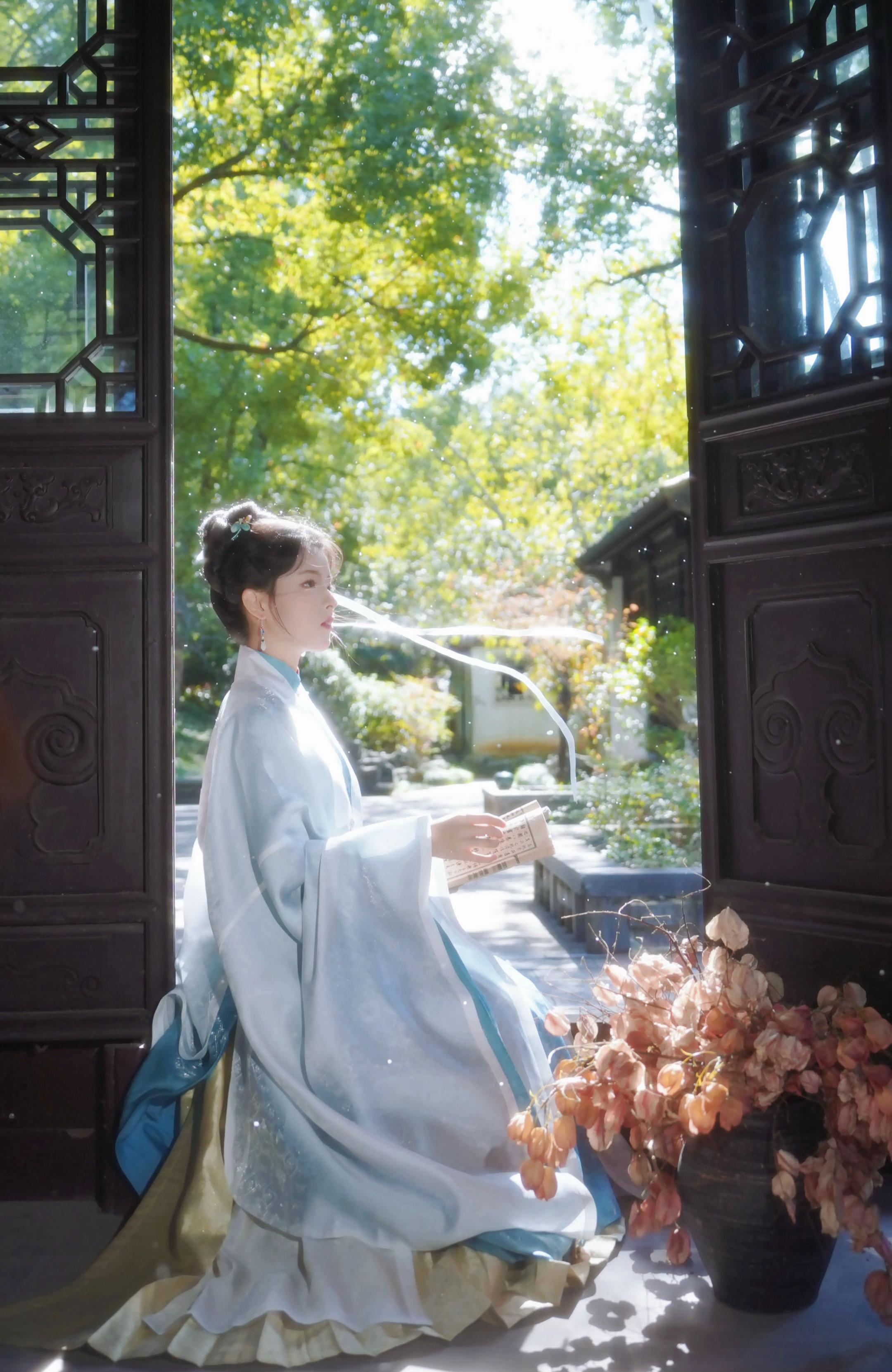 发带是她的灵魂。