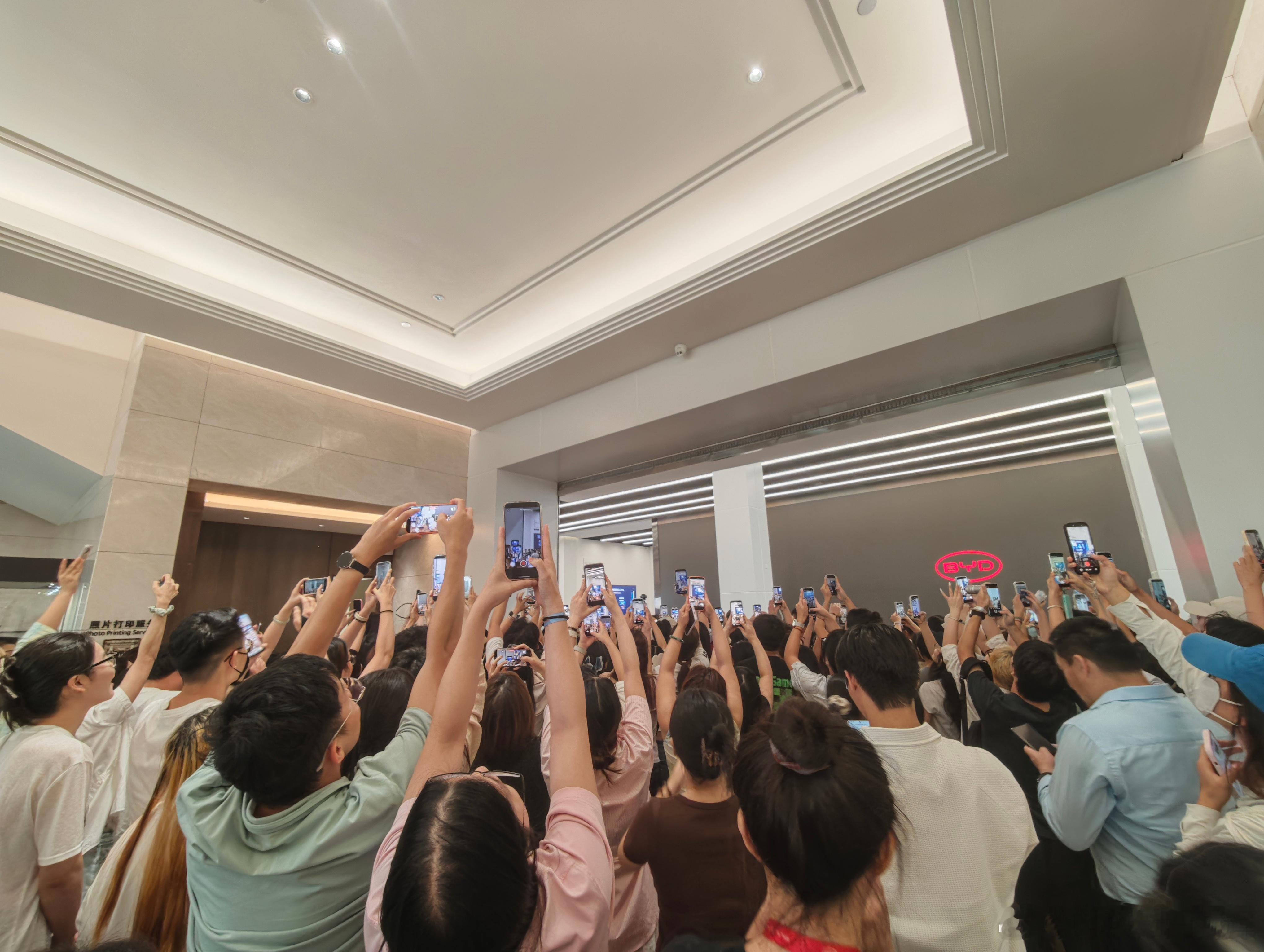 这是什么车型的代言人啊，这么受欢迎张婧仪代言比亚迪秦MAX