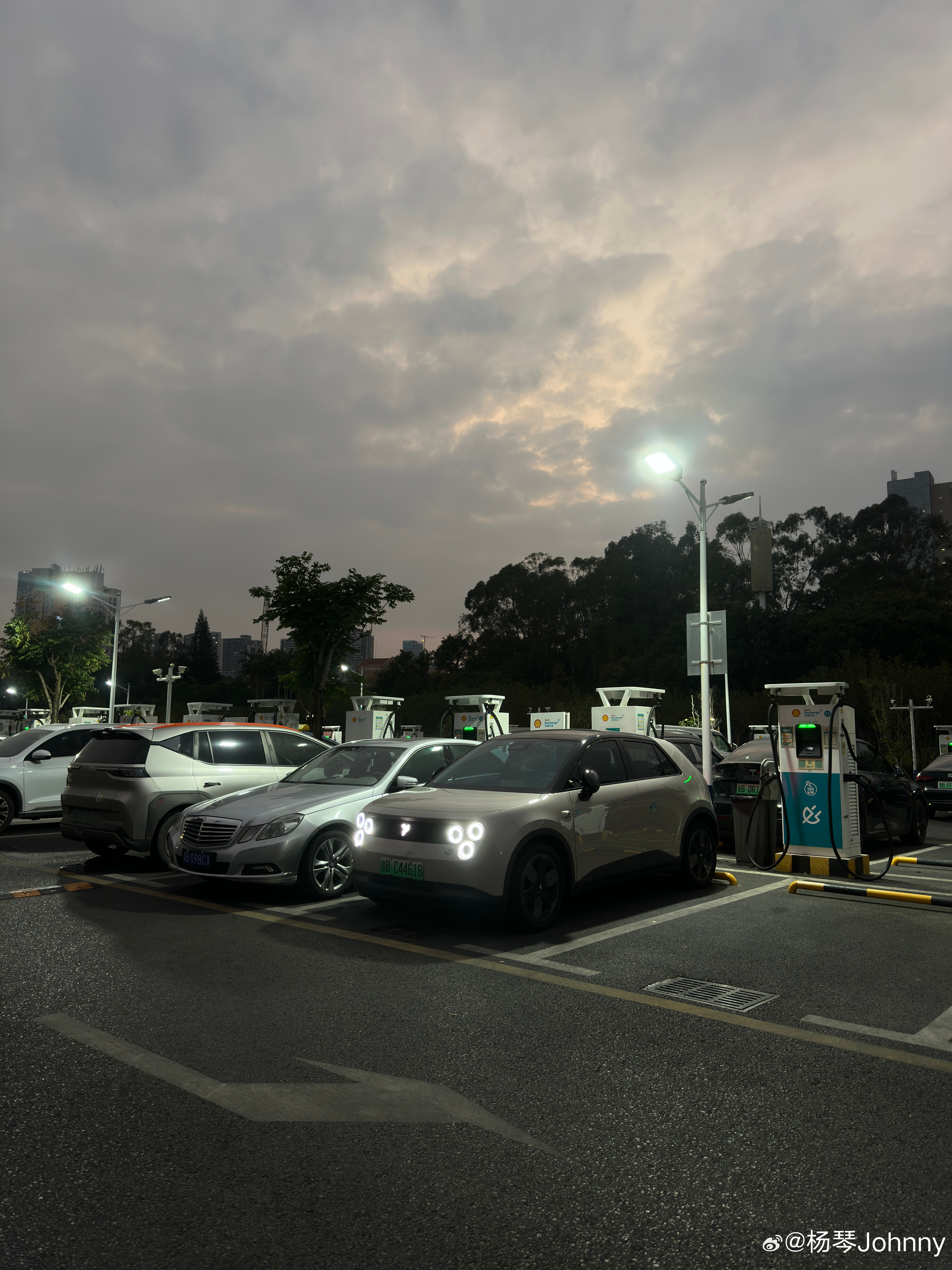 六眼神童蔚来萤火虫我与汽车的日常 深圳