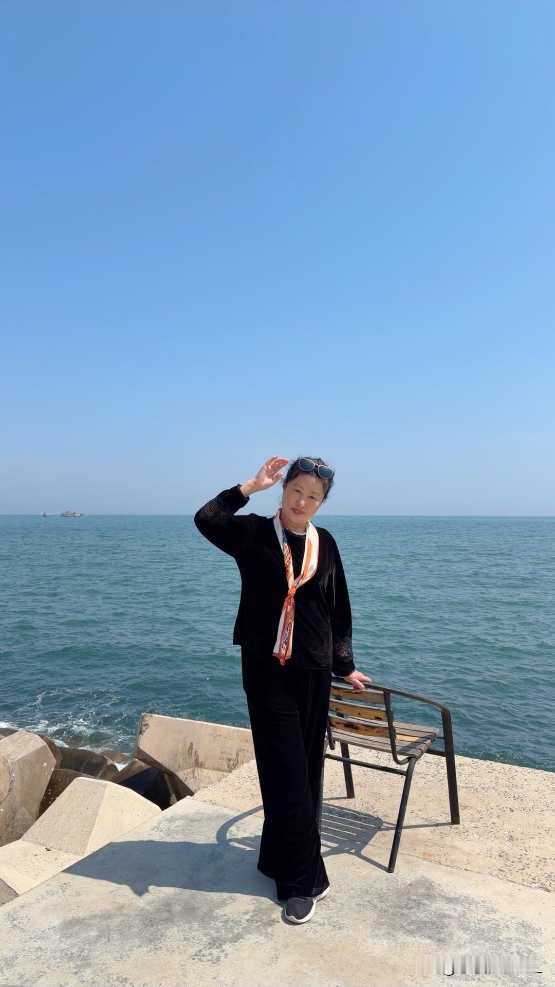 人活一辈子，奔波劳碌，追逐半生。

到了一定年纪才慢慢看透：
房子是临时住所，