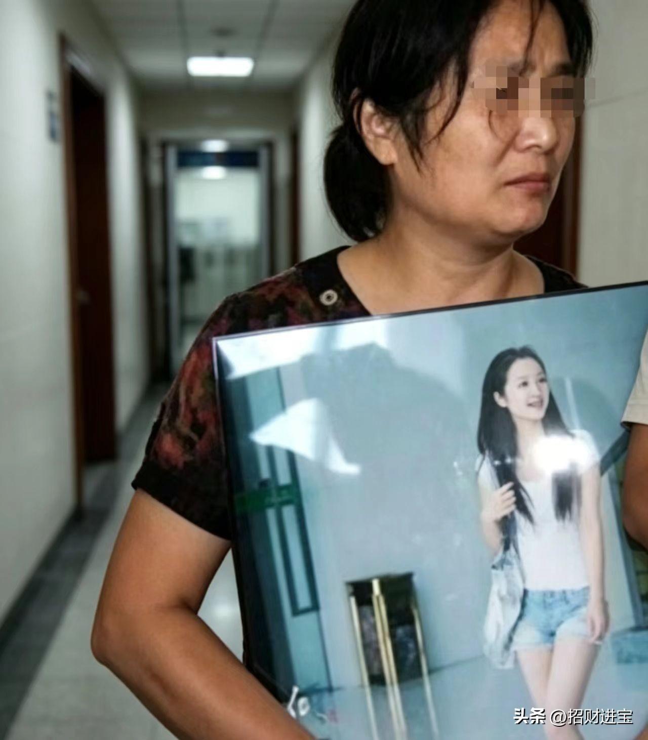 一个21岁的选美冠军，一个原本有大好前程的女孩，最后却被人塞进后备箱，扔进了冰冷