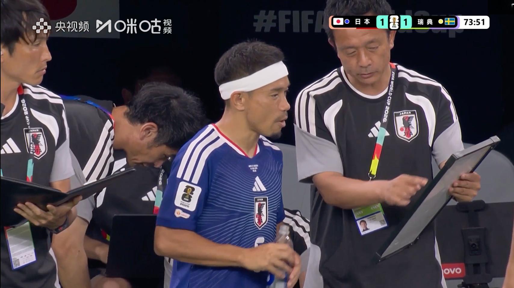 #日本换上五朝元老长友佑都# 这是长友佑都第5届世界杯！他在第73分钟被换上！【