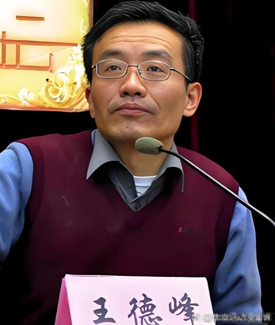 王德峰戳中时代痛点：我们富了，为啥心里越来越空？

复旦教授王德峰的一句 “今日