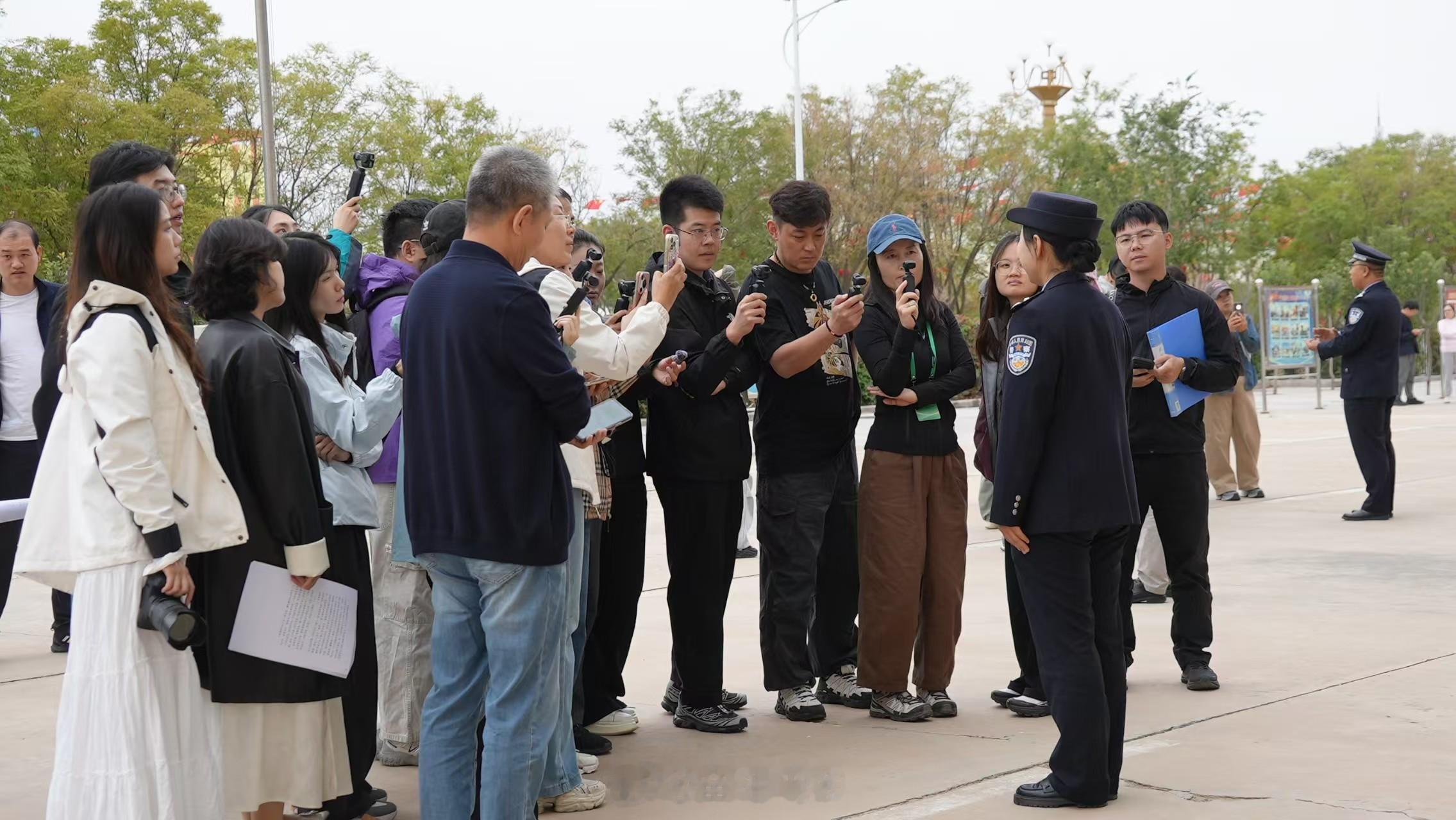 铸牢共同体中华一家亲【巾帼守边，柔肩护疆】“女性队员柔情似水，邻里夫妻有了矛盾，