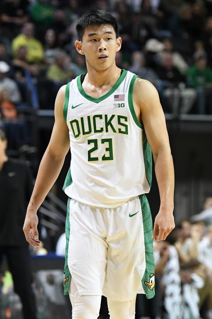 亟需调整！赛季至今，林葳在俄勒冈大学出战6场比赛，场均登场10.7分钟可以得到3