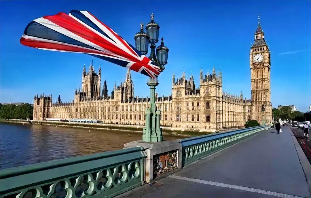 不是学不学的问题，是输赢的问题！

不会英语的年轻人正在被淘汰？

这话听着扎心