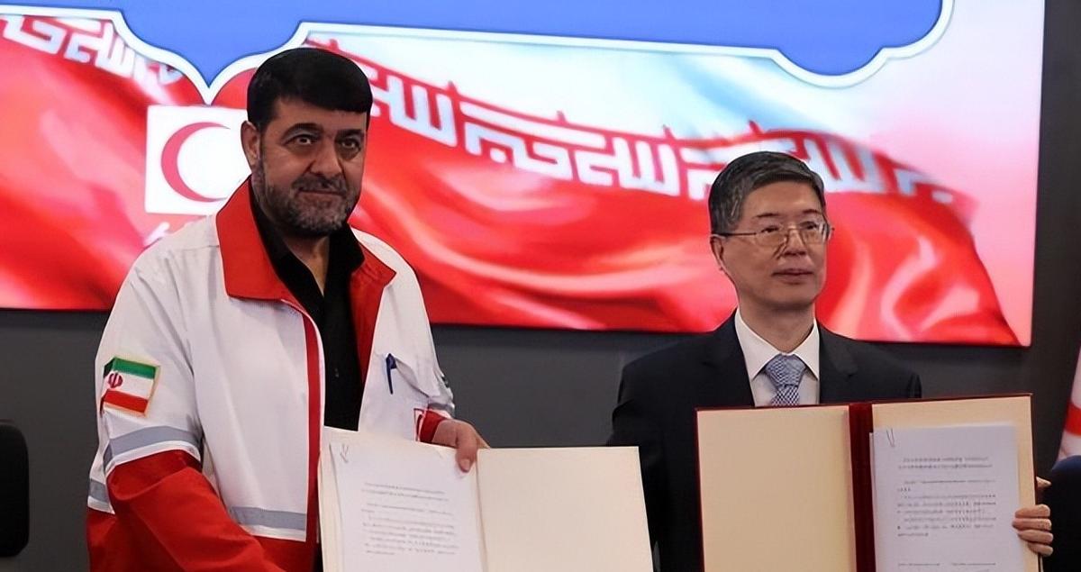 目前的伊朗局势可以说是打也没大规模打，停也停不下，美国对霍尔木兹海峡的封锁让伊朗