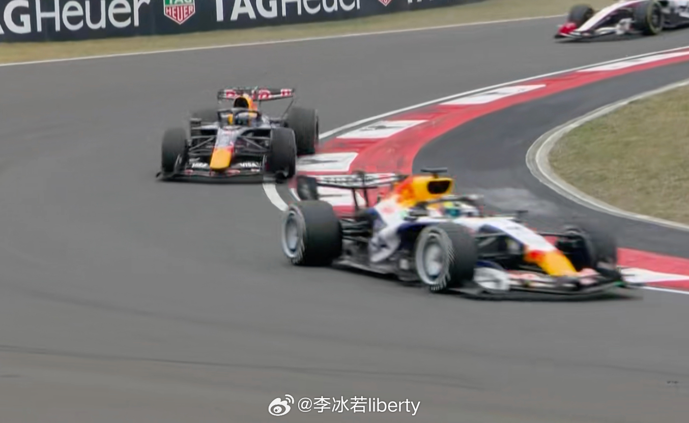 2026F1中国大奖赛 潘子有一天可能想不到超小红牛费劲一个07年的小孩在前面跑