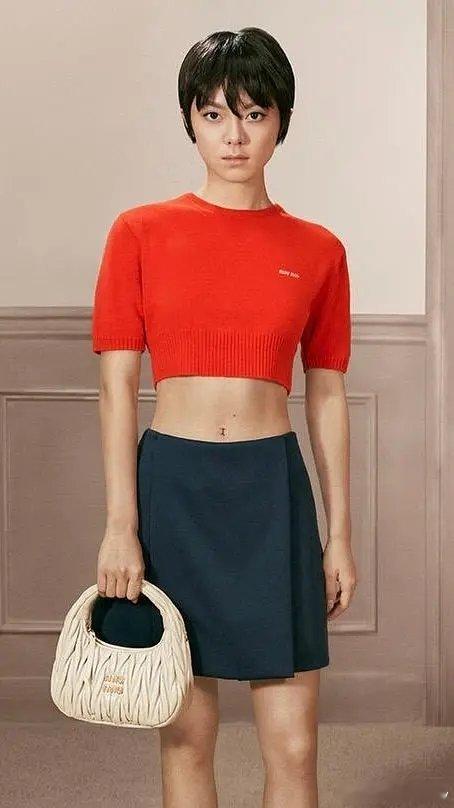 赵今麦时尚感也太虐了吧，miumiu给她拍的这组短发商务大片，被网友吐槽像难民，