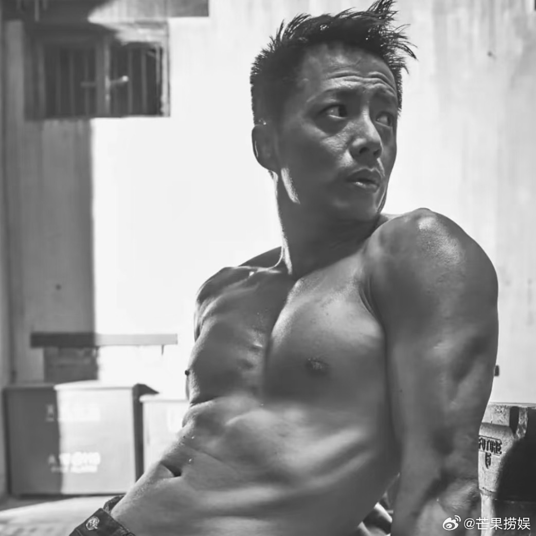 段奕宏 还没开始就喝假酒了我不行了这是什么萌物！天才就这样勾引我段奕宏