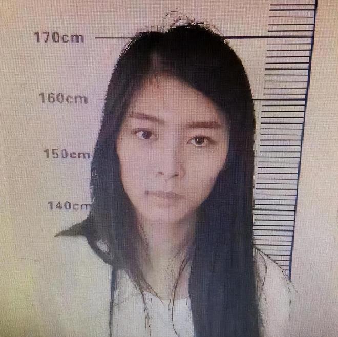“这些高官胆子都小，随便吓一吓，就把钱送过来。”2019年，江苏一名90后美女辅