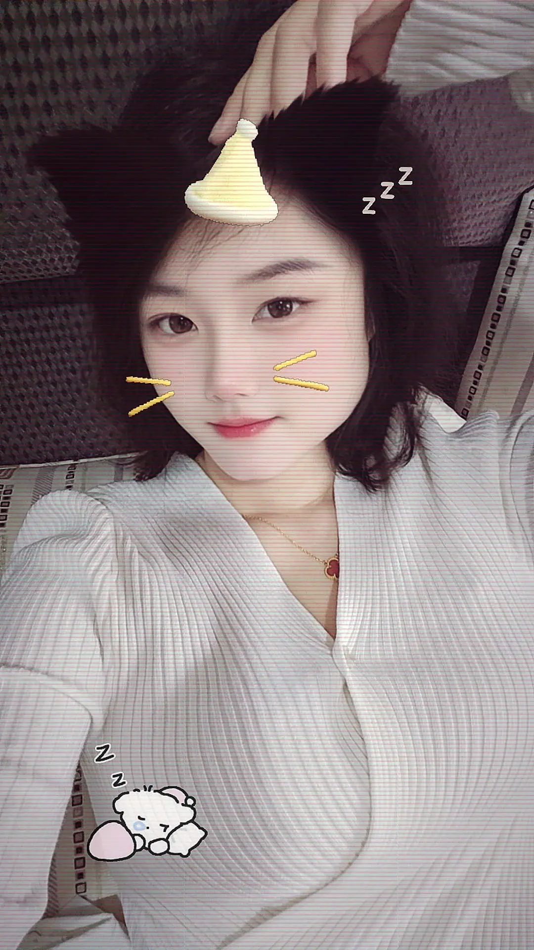  那时候过度依赖你，跟你说了好多天真的话，其实你也觉得我蠢吧