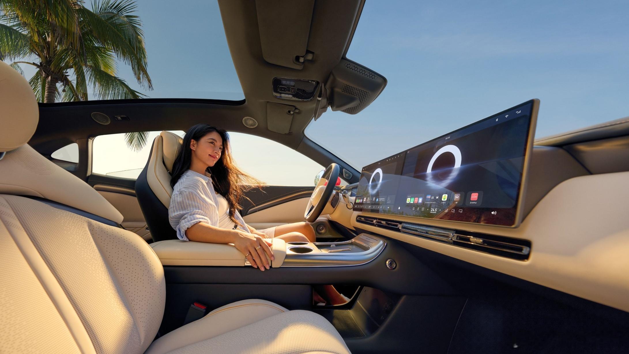 岚图追光S360°隧道大回环挑战纪实：中国量产车的性能新高度新华AUTO：202