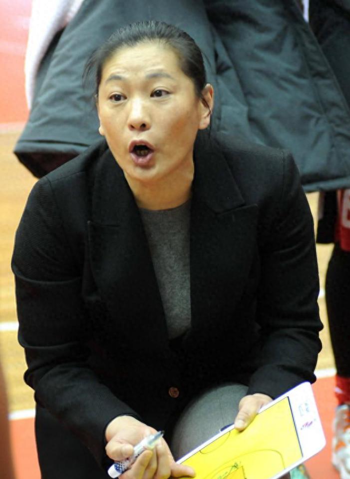 中国女篮传奇名将李昕：与巩晓彬分手嫁经济学家，离异后单身至今
李昕于 1969 